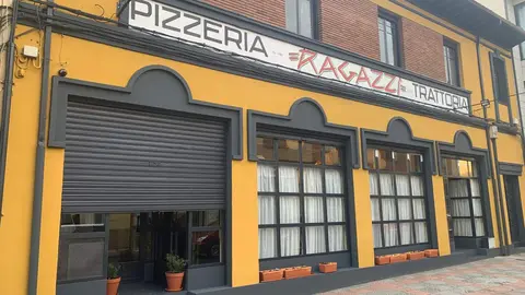 Ragazzi vuelve a encender su horno histórico y recupera un emblema de la pizza en León. El local de la calle Joaquína Vedruna reabre tras varios años cerrado con una nueva gestión ligada a La Piccola Stanza y el objetivo de preservar su identidad original.