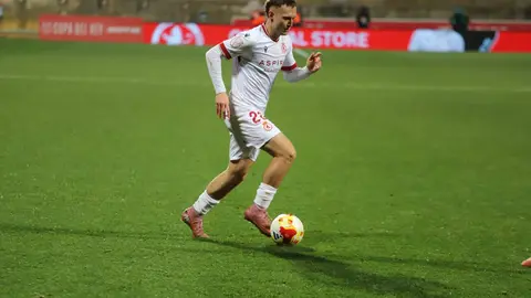 Un gol de Tresaco y un encuentro coral cargado de sacrificio permite a la Cultural conseguir la clasificación para los octavos de final de la Copa del Rey. Fotos: Isaac Llamazares