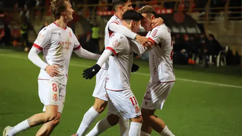 Un gol de Tresaco y un encuentro coral cargado de sacrificio permite a la Cultural conseguir la clasificación para los octavos de final de la Copa del Rey. Fotos: Isaac Llamazares