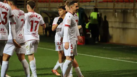 Un gol de Tresaco y un encuentro coral cargado de sacrificio permite a la Cultural conseguir la clasificación para los octavos de final de la Copa del Rey. Fotos: Isaac Llamazares