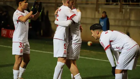 Un gol de Tresaco y un encuentro coral cargado de sacrificio permite a la Cultural conseguir la clasificación para los octavos de final de la Copa del Rey. Fotos: Isaac Llamazares