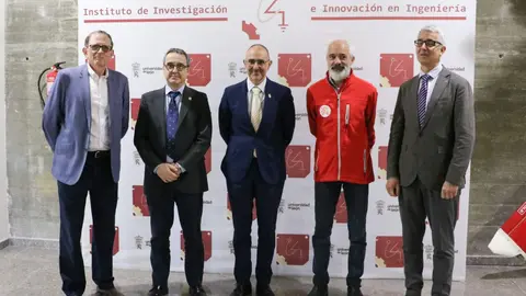 La Universidad de León (ULE) da un paso decisivo en la consolidación del sector espacial en la provincia con la puesta en marcha de una pionera infraestructura de ensayos que permitirá simular en tierra las condiciones extremas del espacio. Se trata de una cámara de vacío de tamaño medio que estará operativa “entre ocho y diez meses” y que convertirá a la institución en el único centro de Castilla y León capacitado para realizar ensayos y certificación de hardware espacial.