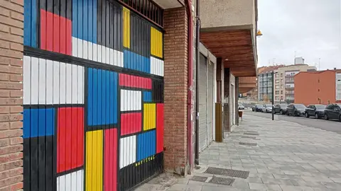 Mural  pintado el curso pasado en la Calle Bilbao, a 10 y 15 metros de los otros 2 murales, en el mismo edificio