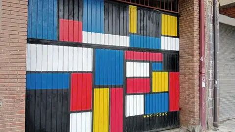 Mural pintado el curso pasado en la Calle Bilbao, a 10 y 15 metros de los otros 2 murales, en el mismo edificio