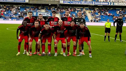 El Tenerife, líder de la categoría, fue un duro hueso para la Ponferradina.
