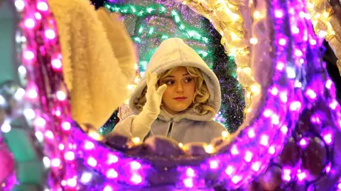 La Cabalgaza recorre el centro de León. Fotos: Peio García
