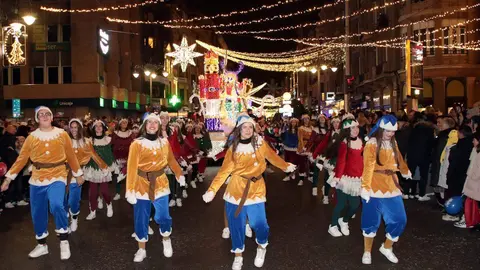 La Cabalgaza recorre el centro de León. Fotos: Peio García