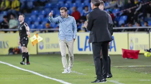 La Cultural naufraga en Gran Canaria tras un inicio demoledor de Las Palmas. El conjunto leonés encaja cuatro goles en una primera mitad desastrosa y mejora tras el descanso, pero sin opciones reales de remontada.
