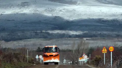 La nieve llega a las montañas de León. Foto: Peio García