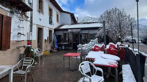 Última comida en la Venta de Getino con Mirta y Carlos, un clásico de la hostelería provincial que ha cerrado sus puertas. Fotos de Javier Diez Reyero