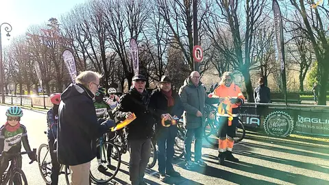 La tradicional carrera ciclista del Pavo recorre las calles de León.