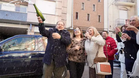 El “Gordo” de la Lotería de Navidad reparte 468 millones de euros en La Bañeza (León). Foto: Campillo