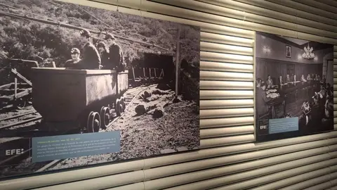 Participantes en los actos del programa '50 años de España en libertad' en León, que incluyó actividades culturales, académicas y artísticas para reflexionar sobre la memoria democrática y los valores de libertad.