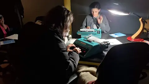 Participantes en los actos del programa '50 años de España en libertad' en León, que incluyó actividades culturales, académicas y artísticas para reflexionar sobre la memoria democrática y los valores de libertad.