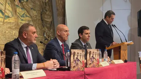 Presentación del libro 'Un paso de fe' que narra la experiencia de la Cofradía del Dulce Nombre de Jesús Nazareno de León durante el Jubileo de Roma. Foto: Cofradía del Dulce Nombre de Jesús Nazareno de León.