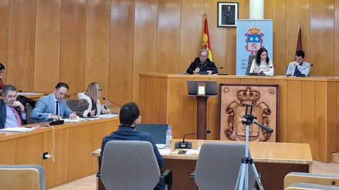 El Ayuntamiento de San Andrés del Rabanedo vuelve a cerrar el año con la tasa de residuos sin actualizar, una situación que se repite por tercer ejercicio consecutivo y que ya tiene un impacto directo y cuantificable en las arcas municipales: tres millones de euros no ingresados desde 2024.