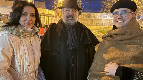 Trobajo del Camino se convirtió este martes en escenario de una de las tradiciones más singulares del imaginario leonés con la celebración de la cabalgata de la Vieja del Monte. Fotos: Isaac Llamazares | Ayuntamiento de San Andrés