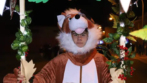 Trobajo del Camino se convirtió este martes en escenario de una de las tradiciones más singulares del imaginario leonés con la celebración de la cabalgata de la Vieja del Monte. Fotos: Isaac Llamazares | Ayuntamiento de San Andrés
