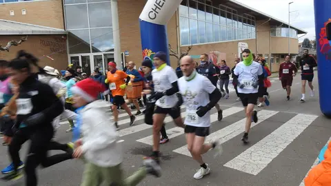 La San Silvestre de Villaquilambre reúne a casi 600 corredores en una despedida de año multitudinaria.
