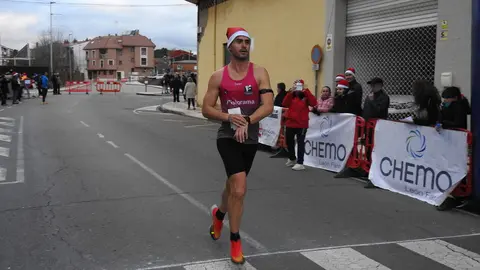 La San Silvestre de Villaquilambre reúne a casi 600 corredores en una despedida de año multitudinaria.