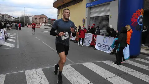 La San Silvestre de Villaquilambre reúne a casi 600 corredores en una despedida de año multitudinaria.