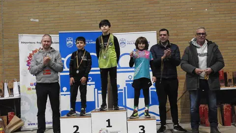 La San Silvestre de Villaquilambre reúne a casi 600 corredores en una despedida de año multitudinaria.