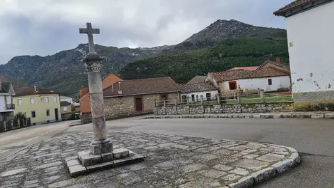 Villamanín es silencio y frío. En la imagen, una estampa de la localidad este domingo. Foto: Heraldo de León