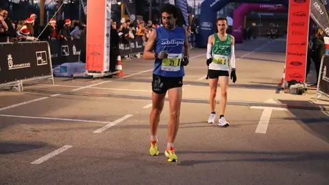 Fernando Carro y Marta García Alonso se imponen en una San Silvestre de León arropada por miles de aficionados. Foto: Isaac Llamazares