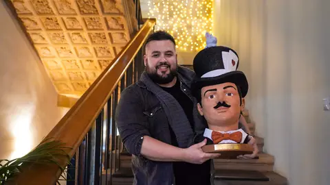 El Festival Internacional León Vive la Magia celebró este lunes el acto de entrega de premios de su XXII edición, en el transcurso de un almuerzo celebrado en el restaurante Colegiata de San Isidoro, en León. El certamen reconoció el compromiso con la cultura y las artes escénicas de distintos medios, instituciones y creadores, además de designar a sus nuevos Embajadores de la Magia.