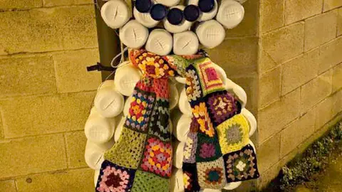 El Concurso Ponferrada es Navidad 2025, organizado por la Agencia Keiva en colaboración con el Ayuntamiento de la capital berciana, ha llenado de creatividad e ilusión las calles, hogares, barrios y pedanías del municipio. Foto: Ayuntamiento de Ponferrada.