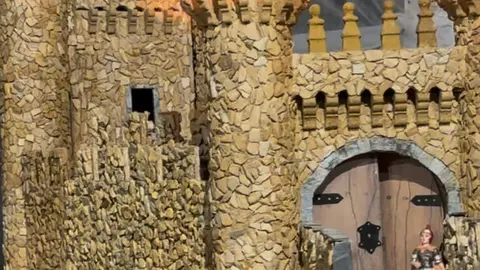 El Concurso Ponferrada es Navidad 2025, organizado por la Agencia Keiva en colaboración con el Ayuntamiento de la capital berciana, ha llenado de creatividad e ilusión las calles, hogares, barrios y pedanías del municipio. Foto: Ayuntamiento de Ponferrada.