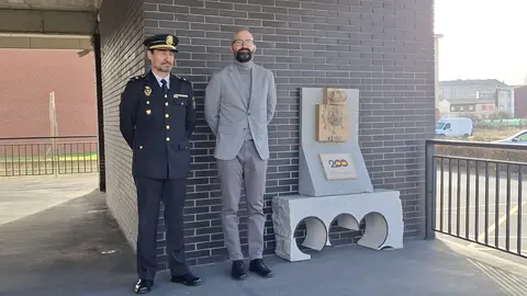 El subdelegado de Gobierno en León, Héctor Alaiz Moretón, ha visitado este miércoles a la Guardia Civil de Armunia y a la Policía Nacional de San Andrés del Rabanedo para felicitarles el año y desearles un buen servicio. Foto: Subdelegación del Gobierno en León.