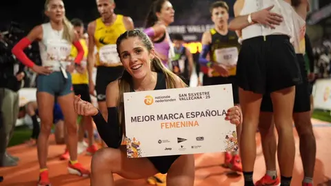 La fondista leonesa repite victoria en la San Silvestre Vallecana con un tiempo de 31:11, igualando la mejor marca nacional en ruta, en una jornada marcada también por el dominio keniano y la alta participación popular