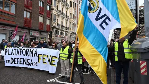 Corte de tráfico reivindicativo de la Plataforma en Defensa del Feve este sábado en Padre Isla. Foto: Peio García.