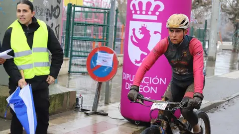 Villabalter celebró este domingo la carrera de bicis Haga Como Haga. Foto: Isaac Llamazares