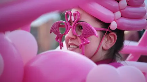 León capital ha vivido una de las tardes más esperadas del año con la Gran Cabalgata de los Reyes Magos. A pesar de las bajas temperaturas, miles de personas se concentraron desde primeras horas de la tarde a lo largo del recorrido para acompañar a Melchor, Gaspar y Baltasar. Fotos: Peio García