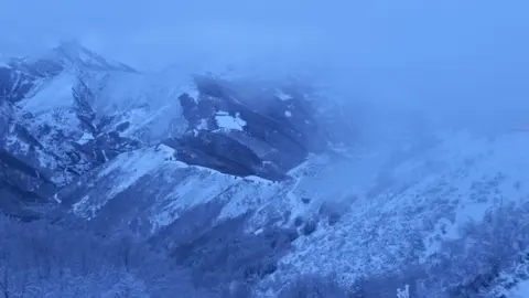 Imágenes del puerto de Pajares, este domingo. Foto: A.V.