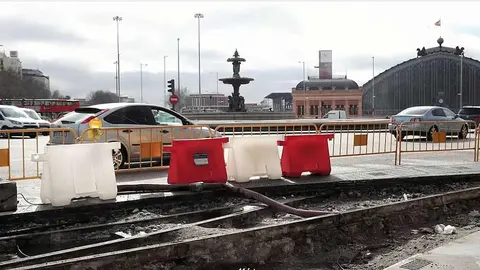Madrid: vías enterradas y que en su momento servían para el paso tranviario.
