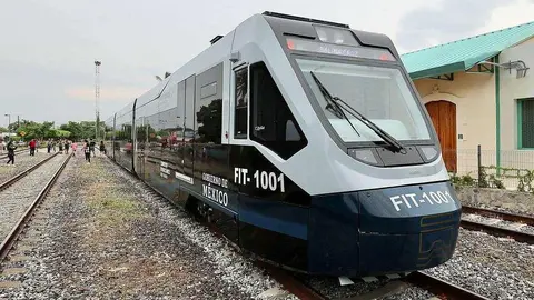 La Asociación Ferroviaria Reino de León ha localizado en servicio en México los dos trenes-tram fabricados para el proyecto del tranvía-tren de León, una iniciativa que nunca llegó a materializarse. Se trata de dos convoyes Citylink electro-diésel, construidos por Vossloh España para circular por el corredor de Feve en la capital leonesa y su entorno.