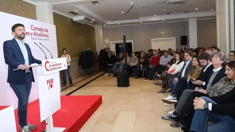 El PSOE de Castilla y León reúne en Palencia al Consejo de Alcaldes,  en la imagen momentos de la inauguración con la participación del secretario general del PSCyL y candidato a la Presidencia de la Junta, Carlos Martínez; de la nueva presidenta del  Consejo, y alcaldesa de Palencia, Miriam Andrés, entre otros. Foto: Brágimo.