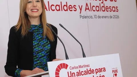 El PSOE de Castilla y León reúne en Palencia al Consejo de Alcaldes, en la imagen intervención de la vicepresidenta de la FRMP, Aitana Hernando. Foto: Brágimo.