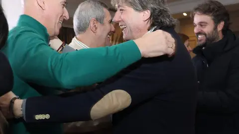 El PSOE de Castilla y León reúne en Palencia al Consejo de Alcaldes, en la imagen el secretario general del PSCyL y candidato a la Presidencia de la Junta, Carlos Martínez saludo al alcalde de León, José Antonio Diez. Foto: Brágimo.