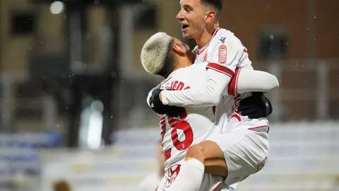 En un duelo marcado por la nieve, que obligó a retrasar el inicio del encuentro, un gol de Chacón marcó de inicio el partido entre Andorra y Cultural.