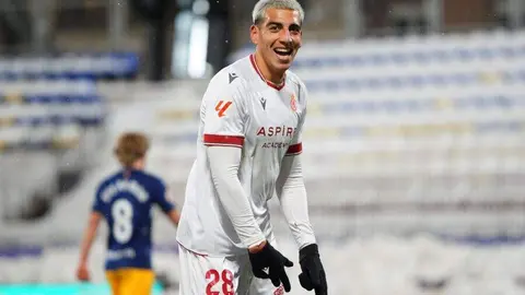 En un duelo marcado por la nieve, que obligó a retrasar el inicio del encuentro, un gol de Chacón marcó de inicio el partido entre Andorra y Cultural.