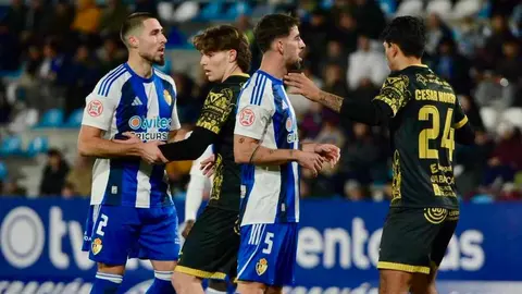 La Ponferradina rompió su mala racha de resultados y Nafti sumó su primera victoria como entrenador blanquiazul gracias a los goles de Borja Vázquez y Keita.