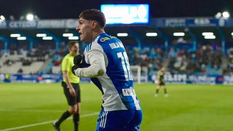 La Ponferradina rompió su mala racha de resultados y Nafti sumó su primera victoria como entrenador blanquiazul gracias a los goles de Borja Vázquez y Keita.