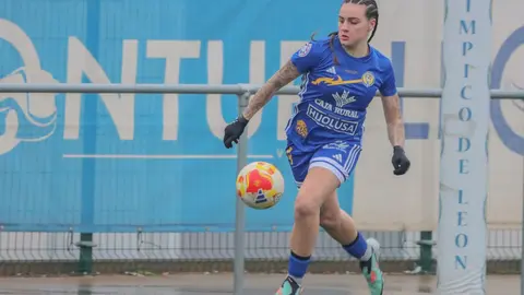 Imagen del encuentro entre el Olímpico de León y el Madrid CFF.