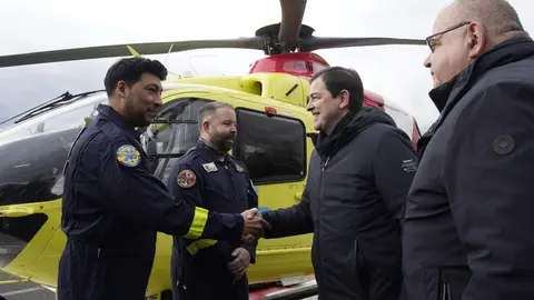 El presidente de la Junta de Castilla y León, Alfonso Fernández Mañueco, durante la presentación de las mejoras en transporte de emergencias sanitarias. Foto: César Sánchez.