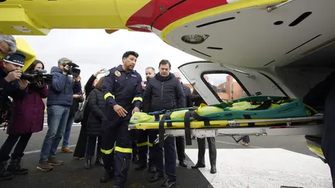 El presidente de la Junta de Castilla y León, Alfonso Fernández Mañueco, durante la presentación de las mejoras en transporte de emergencias sanitarias. Foto: César Sánchez.