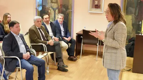La consejera de Agricultura, Ganadería y Desarrollo Rural, María González Corral, presenta el resultado final del proceso de concentración parcelaria de la zona de Los Oteros. Foto: Campillo.